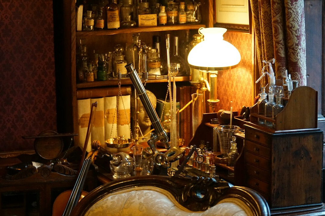 store detective in action